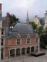 Blois, Chateau, Chapelle Saint Calais.jpg
